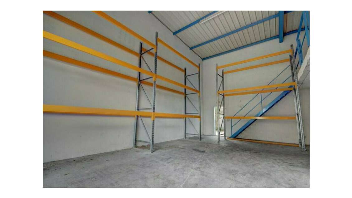 A louer local d'activité de 110 m² - 13400 AUBAGNE