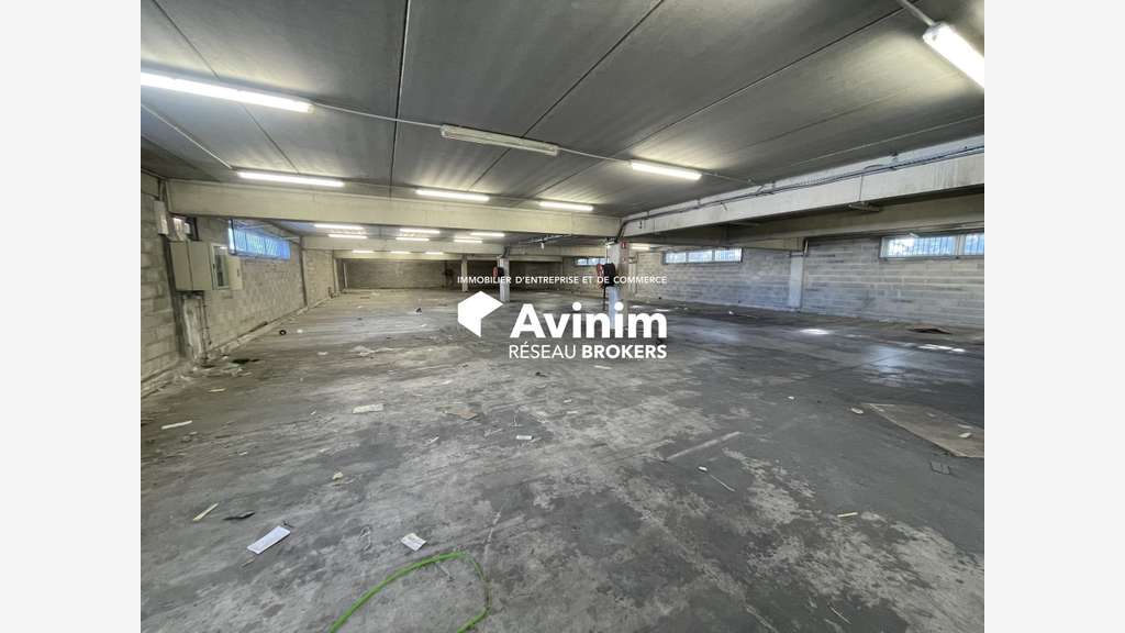 Local stockage 900m² à louer ZA Paluds à Aubagne