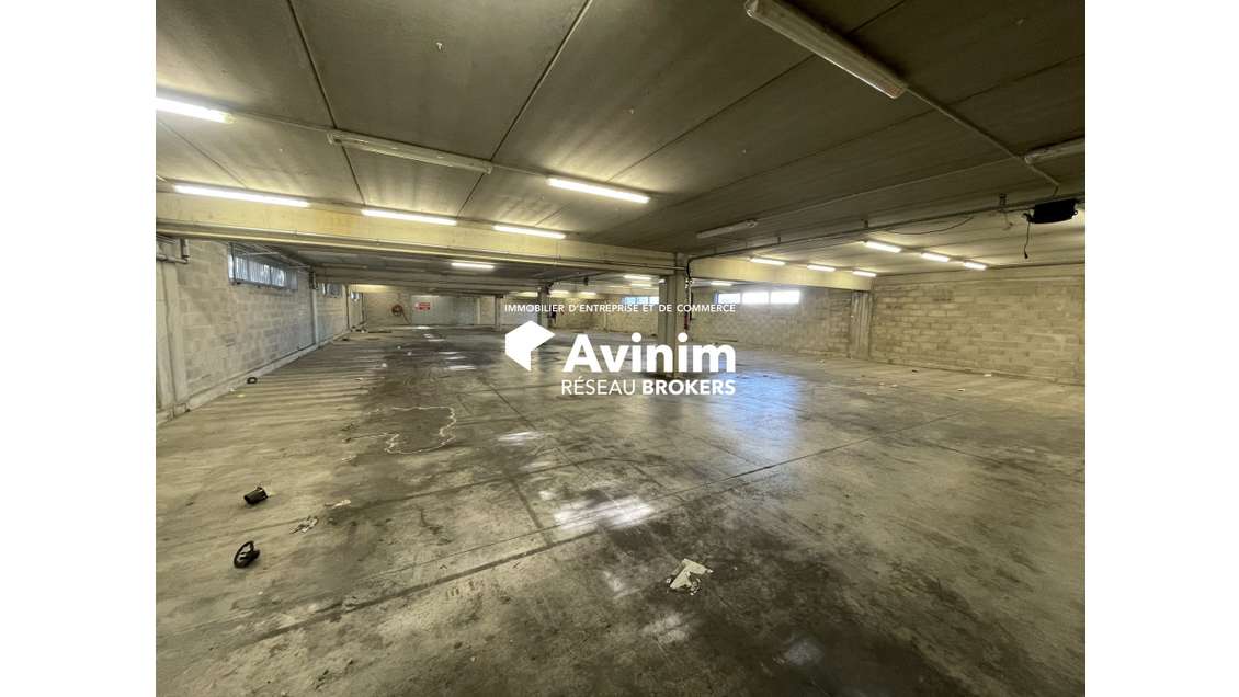 Local stockage 900m² à louer ZA Paluds à Aubagne