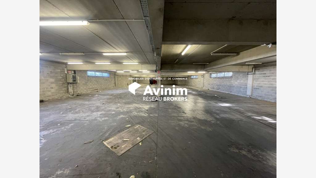 Local stockage 900m² à louer ZA Paluds à Aubagne
