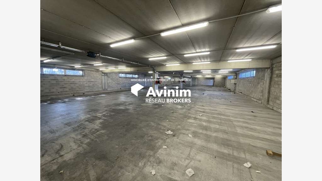 Local stockage 900m² à louer ZA Paluds à Aubagne