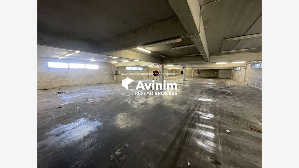Local stockage 900m² à louer ZA Paluds à Aubagne