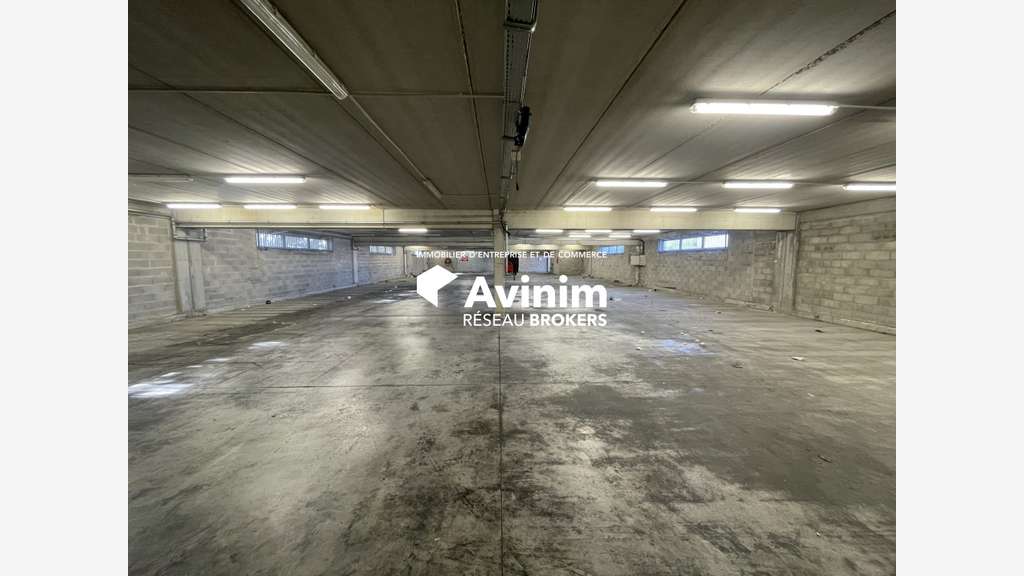 Local stockage 900m² à louer ZA Paluds à Aubagne