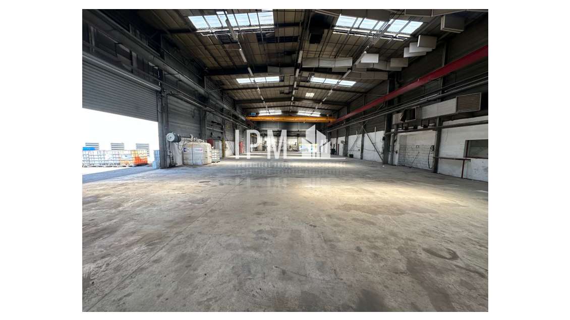 A louer local d'activité de 1.600 m² 13400 AUBAGNE