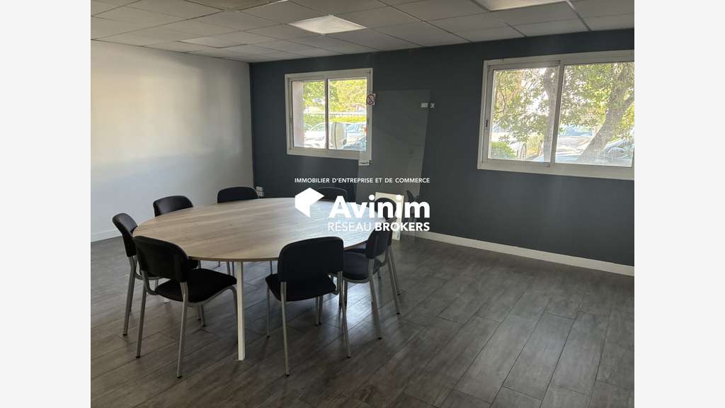 Local d'activité de 2180m² à louer en za Aubagne