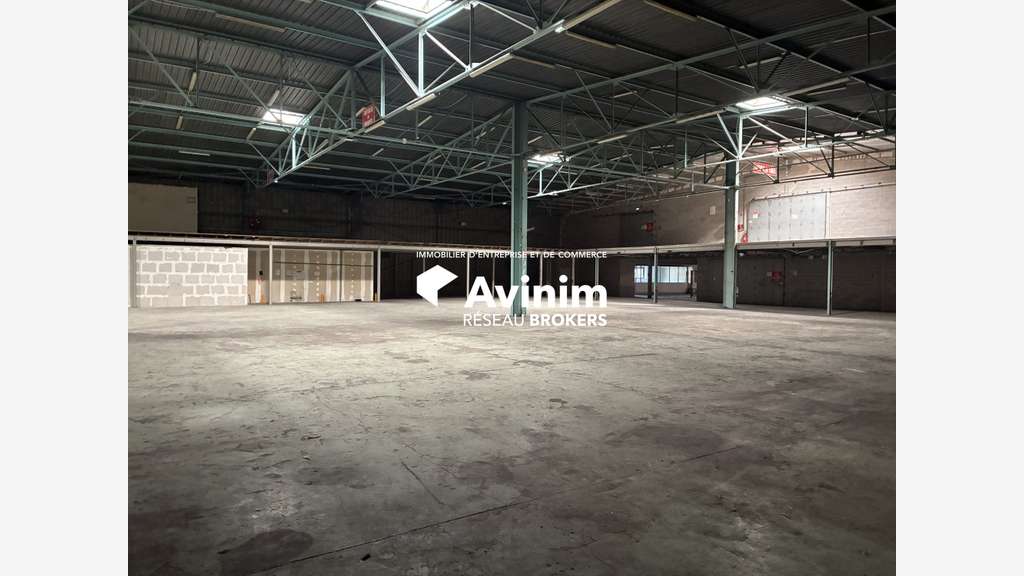 Local d'activité de 2180m² à louer en za Aubagne