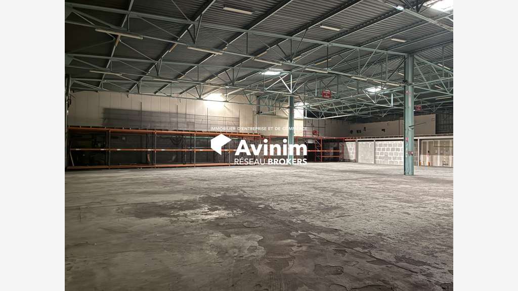 Local d'activité de 2180m² à louer en za Aubagne