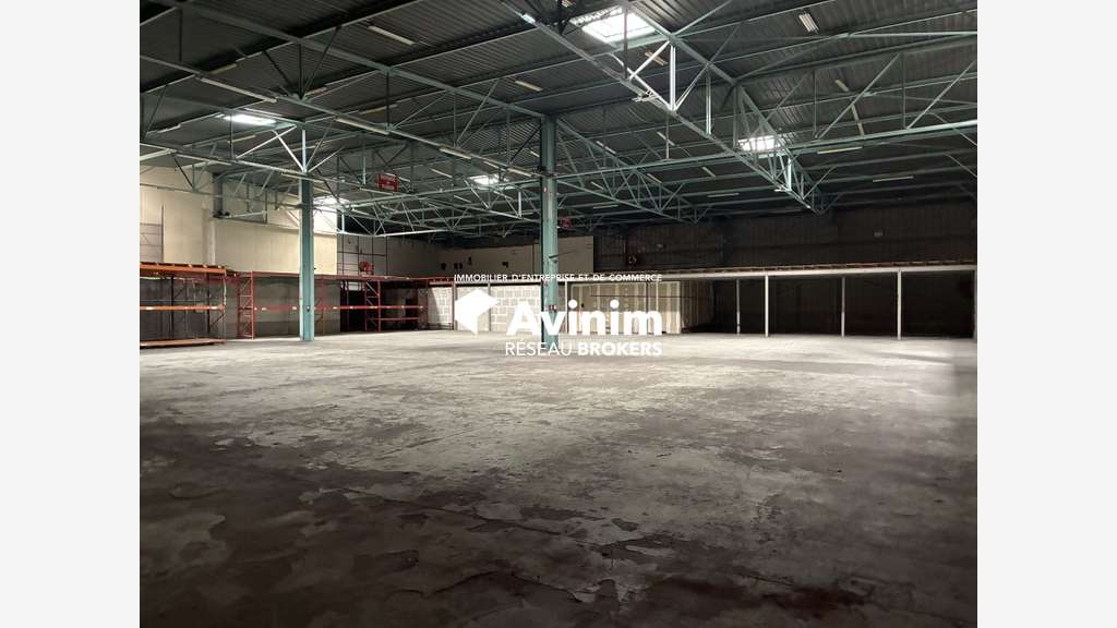 Local d'activité de 2180m² à louer en za Aubagne
