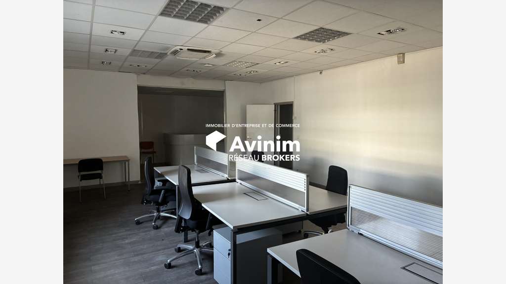 Local d'activité de 2180m² à louer en za Aubagne