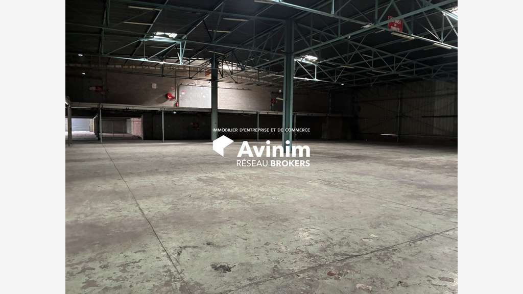Local d'activité de 2180m² à louer en za Aubagne