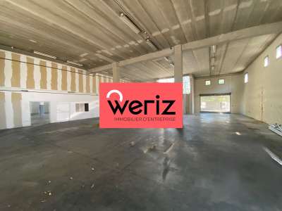 vous propose à la location un local de 900 m