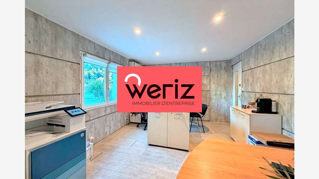 Location bureaux de 1500m² rénovés à Aubagne