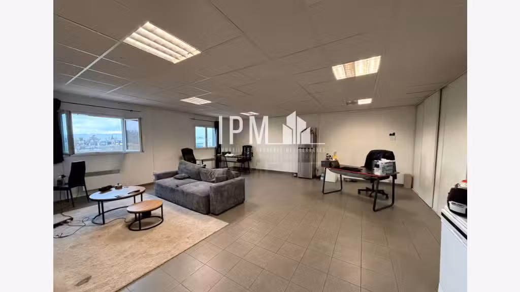 A louer local d'activité de 290 m² - 13400 AUBAGNE