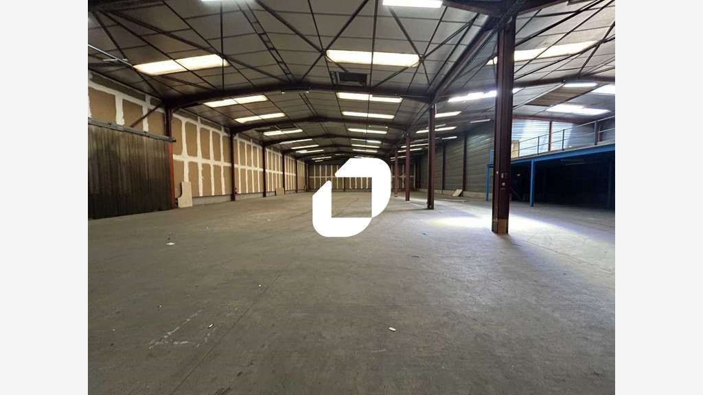 A louer Local d'activité 2071m² Aubervilliers