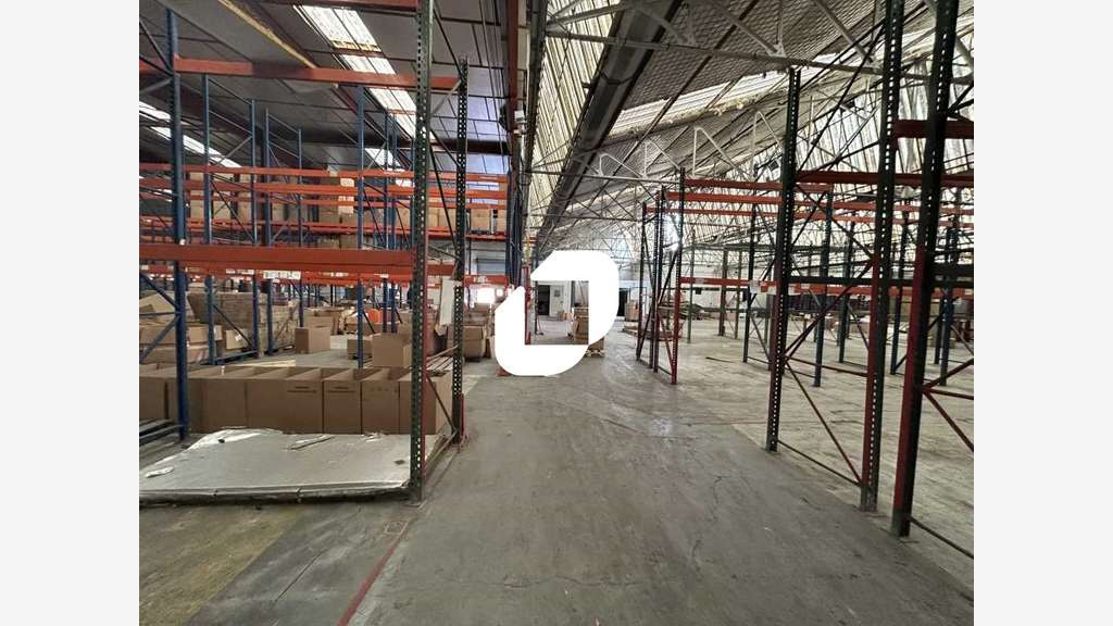 A louer Local d'activité 2500m² Aubervilliers