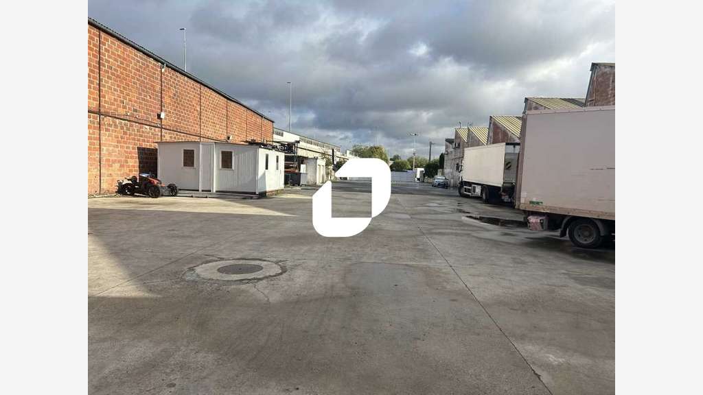 A louer Local d'activité 2500m² Aubervilliers