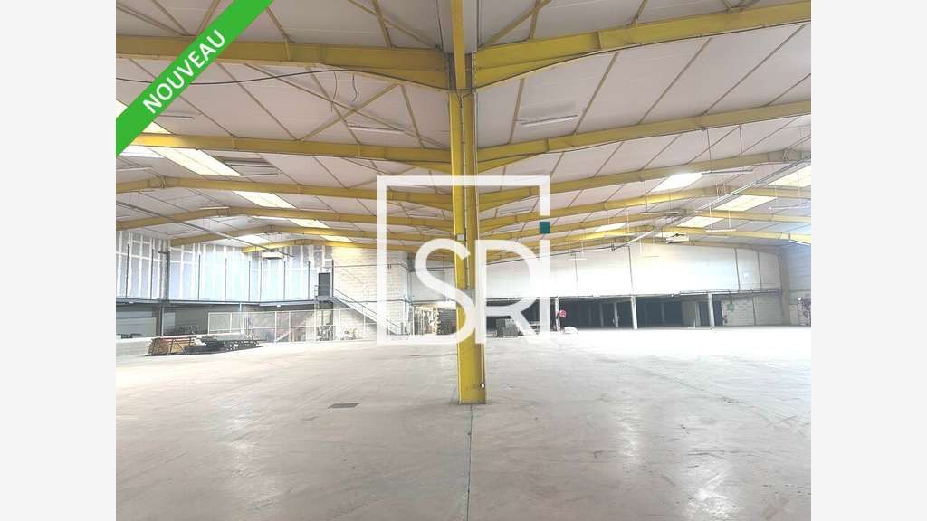A louer entrepôt 4331m² empl stratégique Aubière