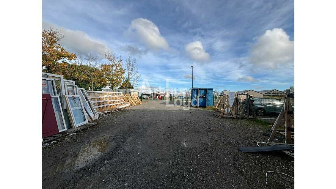 Bâtiment 476m² à louer à Aubigny-les-Clouzeaux
