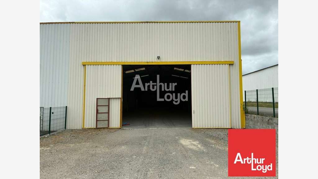 Bâtiment 476m² à louer à Aubigny-les-Clouzeaux
