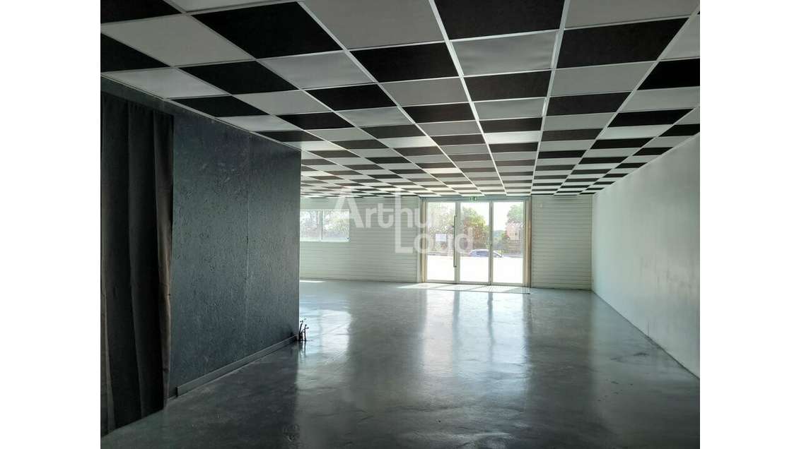 Local 255m² à louer ZA Aubigny-les-Clouzeaux