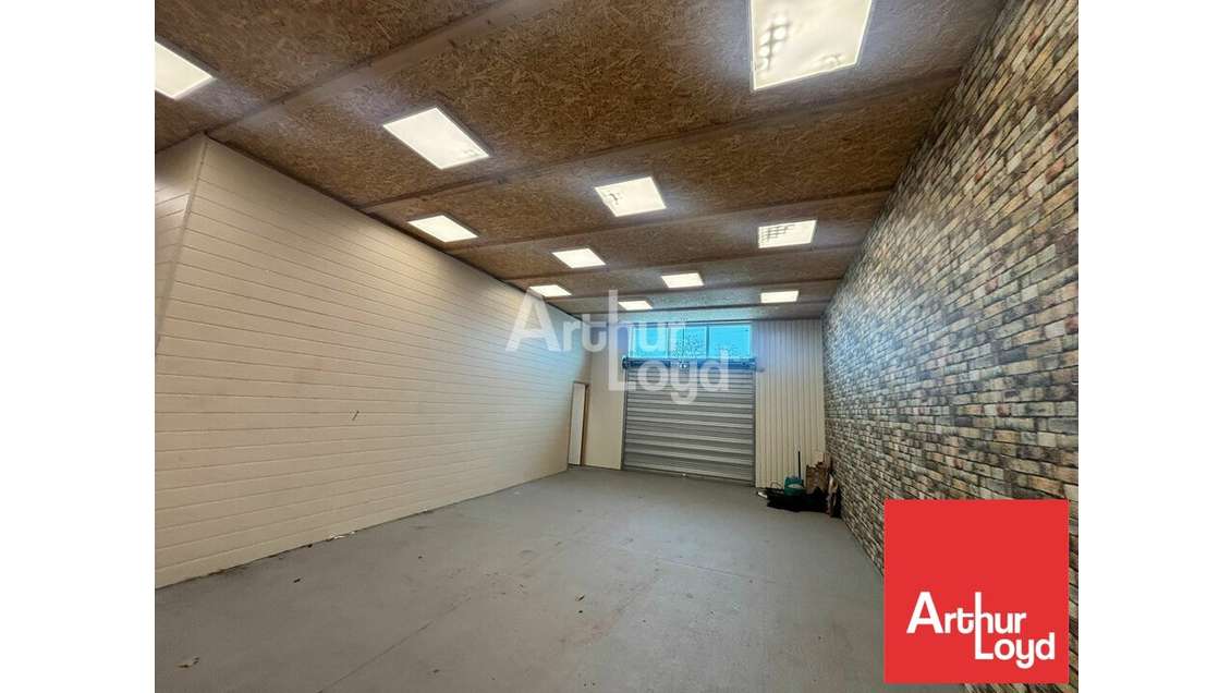 Local 255m² à louer ZA Aubigny-les-Clouzeaux