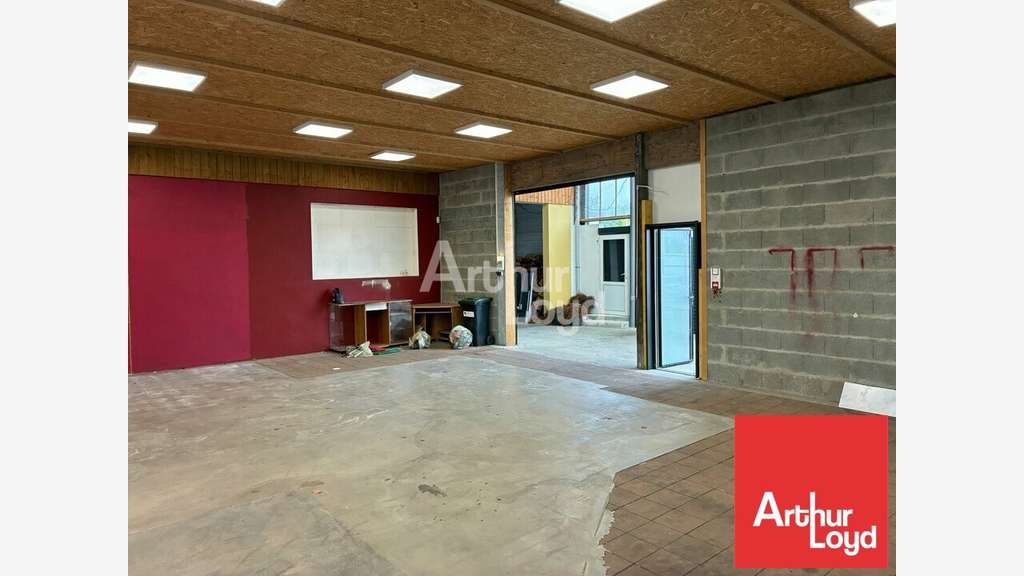 Local 255m² à louer ZA Aubigny-les-Clouzeaux