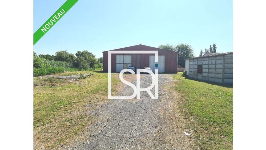 Local d'activité de 600m² à louer Aulnat prox zac