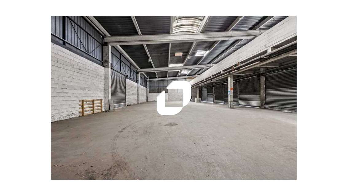 A louer Local d'activité 1015m² Aulnay sous bois