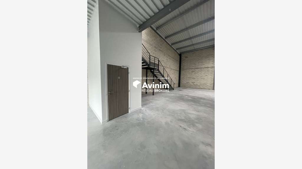 A louer entrepôt mixte neuf à Aulnay-sous-Bois