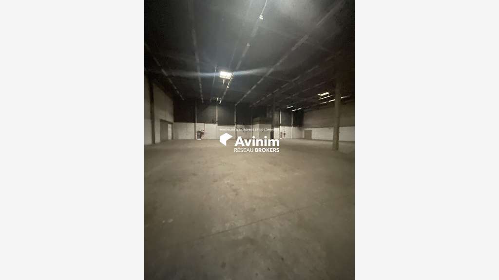 A louer entrepôt logistique 1161m² accès A1/A3