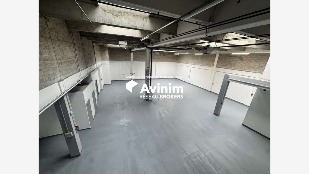 A louer local d'activités 942m² à Aulnay-sous-Bois