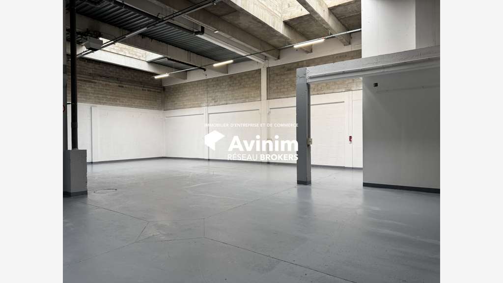 A louer local d'activités 942m² à Aulnay-sous-Bois