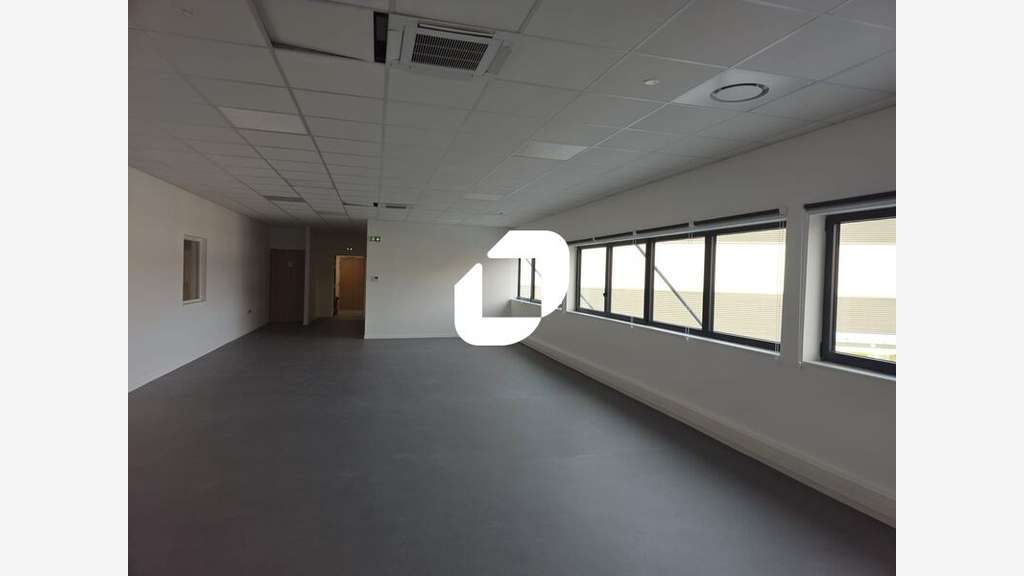 A louer Local d'activité 6057m² Aulnay sous bois