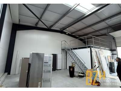 Location Locaux d'activités - Entrepôts à Auray