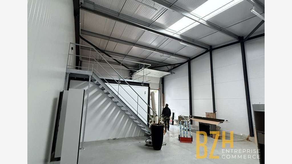 A louer local d'activité de 120m² à Plougoumelen