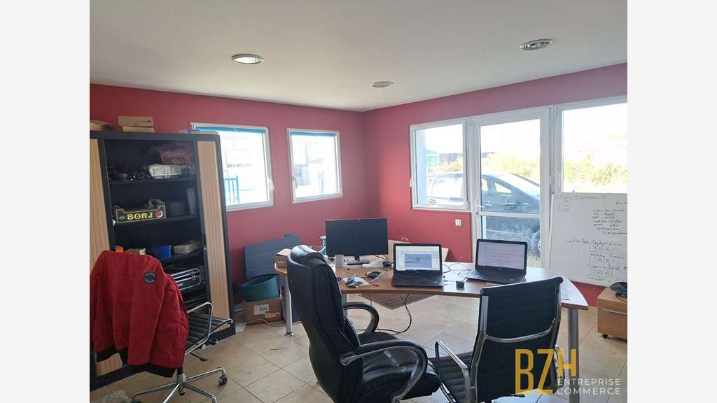 A louer local d'activité de 450m² secteur Auray