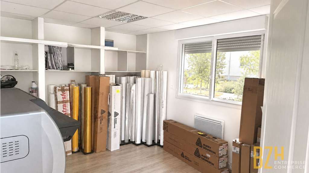 A louer local d'activité 130m² Auray porte Océane