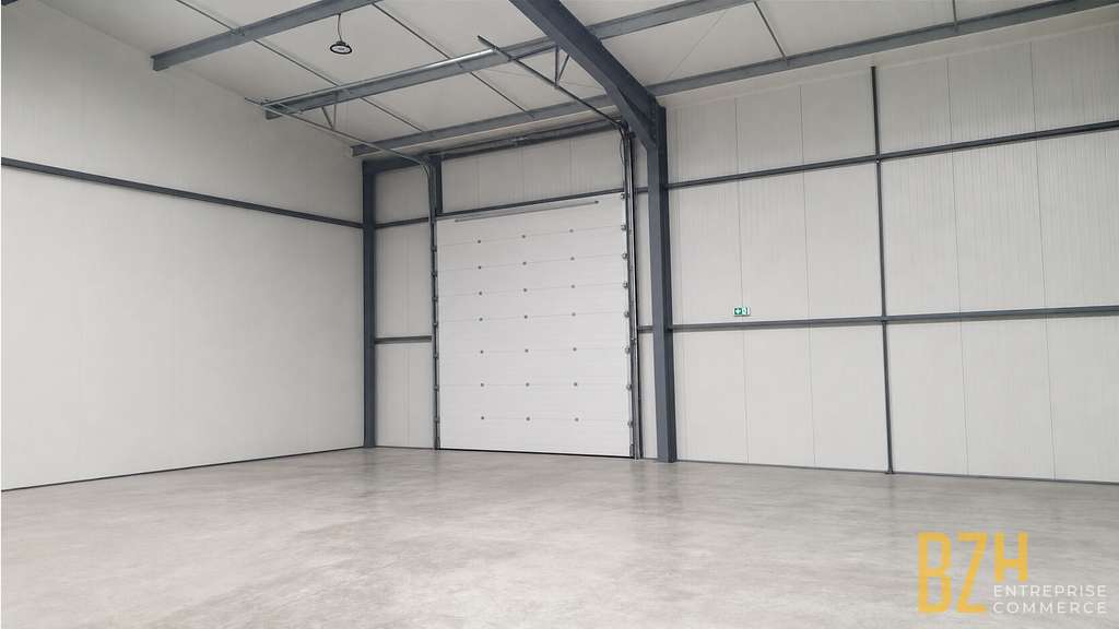 A louer local 420m² à Plougoumelen ZA du Kenyah