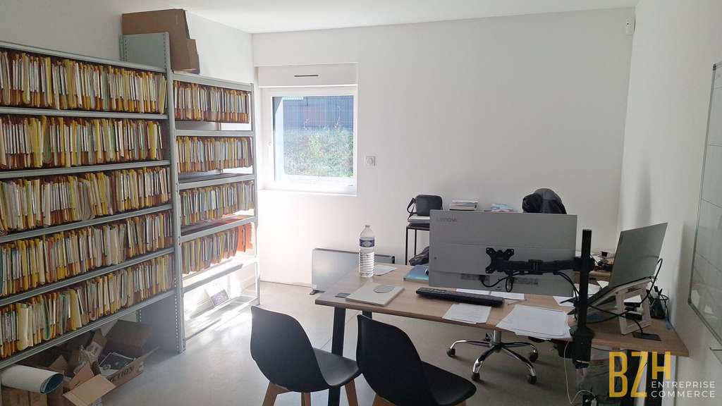 A louer local 420m² à Plougoumelen ZA du Kenyah