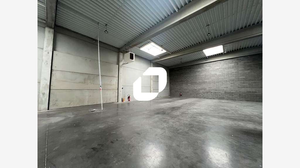 A louer Local d'activité 684m² Avelin