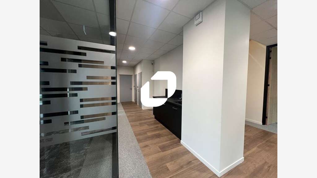 A louer Local d'activité 684m² Avelin