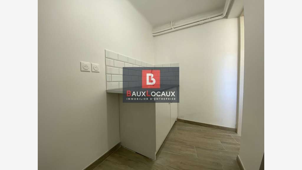 Local professionnel 39m² à louer à Avignon