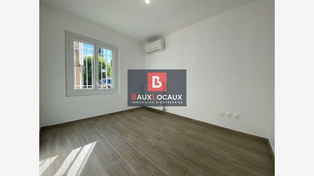 Local professionnel 39m² à louer à Avignon