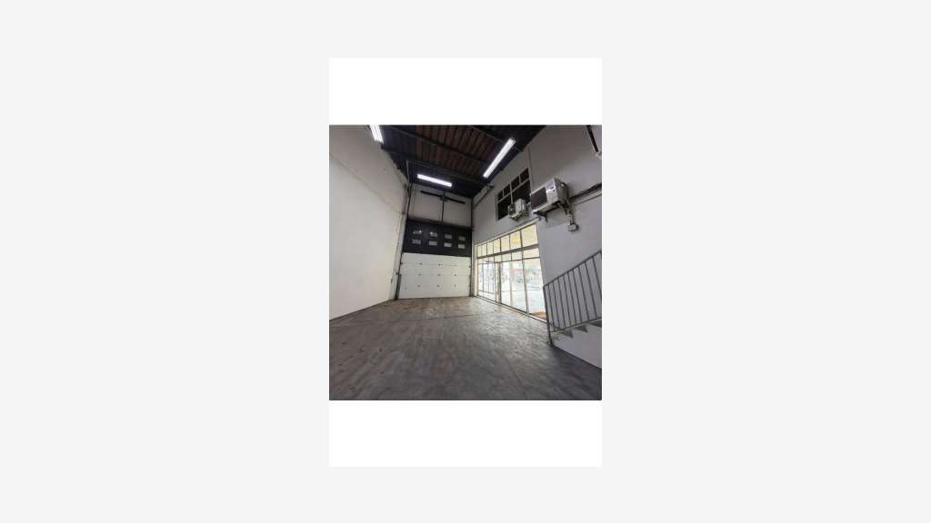 A louer local d'activité 800m² Avignon Av. Semard