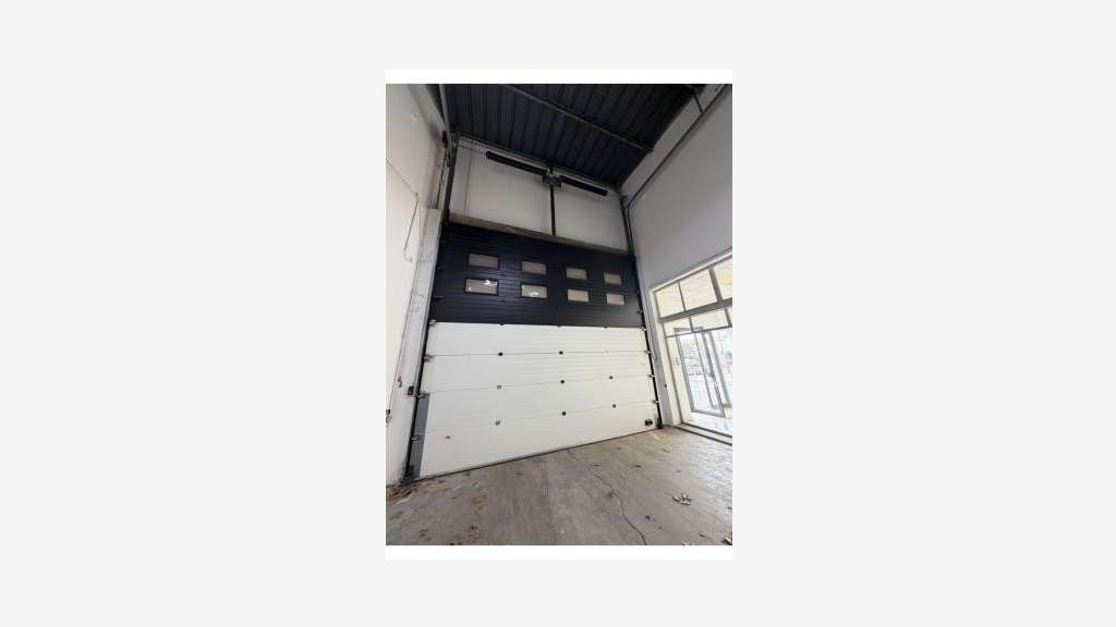 A louer local d'activité 800m² Avignon Av. Semard
