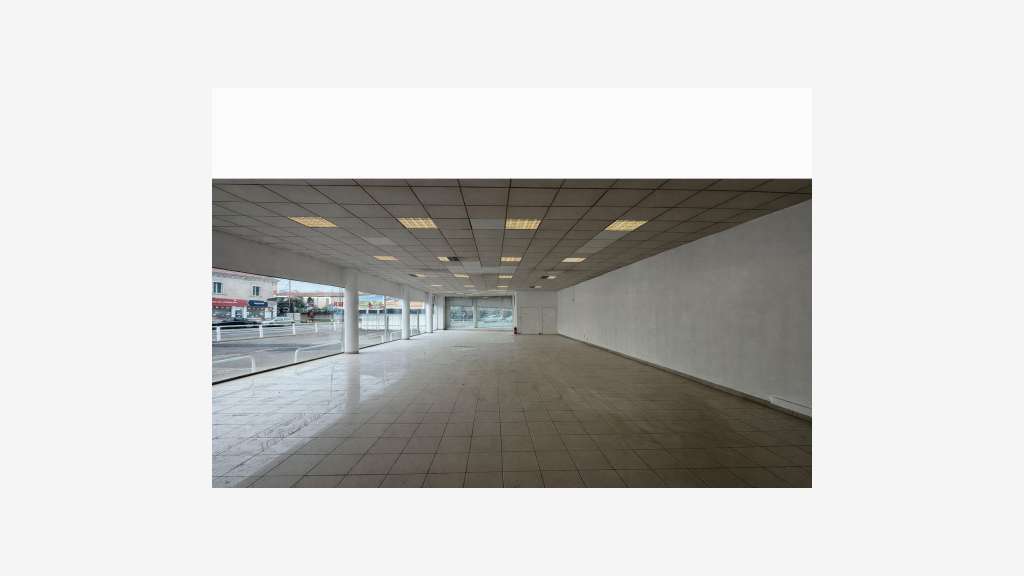 A louer local d'activité 800m² Avignon Av. Semard
