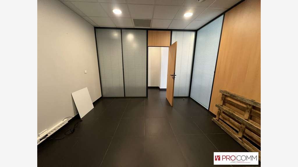 Bureaux de 85m² à louer en R+13 à Avignon