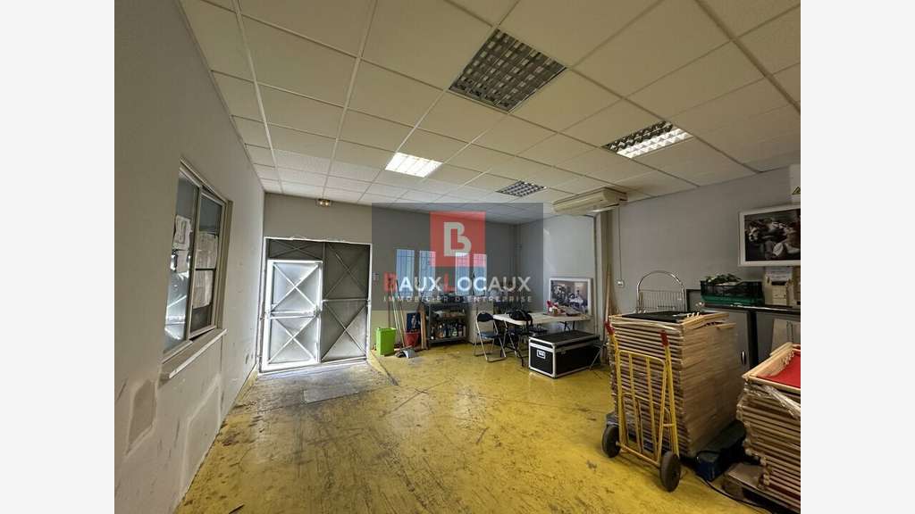 Local d'activité atelier 250m² à louer à Avignon