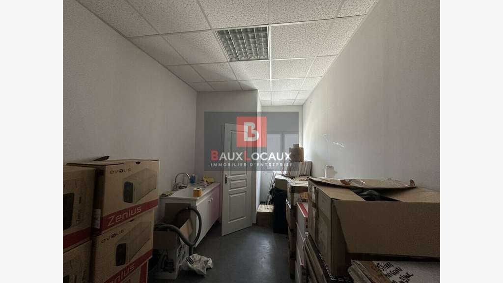 Local d'activité atelier 250m² à louer à Avignon