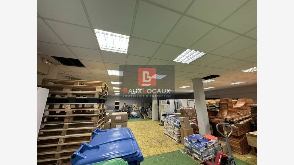 Local d'activité atelier 250m² à louer à Avignon